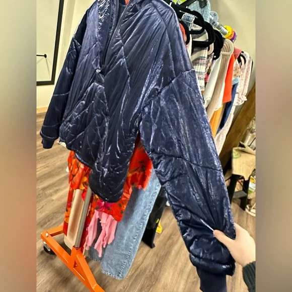 Free People Movement Polar Ice Puffer pullover jacket in metallic blue - Picture 5 of 10